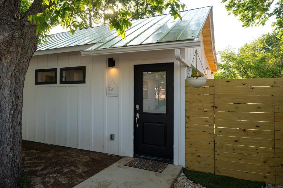 Petit Paradis Studio With Hot Tub Fredericksburg Luaran gambar