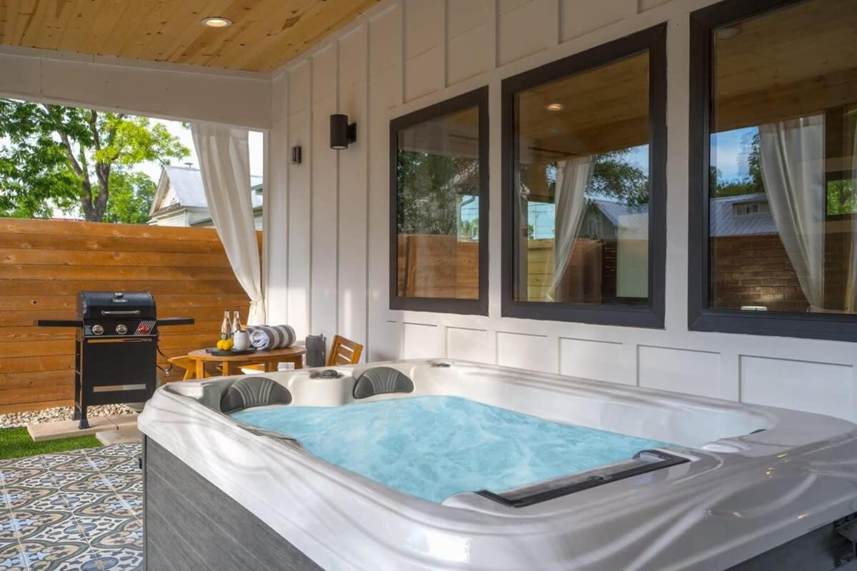 Petit Paradis Studio With Hot Tub Fredericksburg Luaran gambar