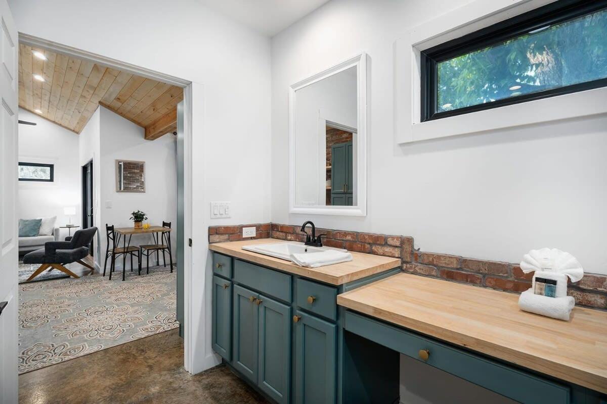 Petit Paradis Studio With Hot Tub Fredericksburg Luaran gambar